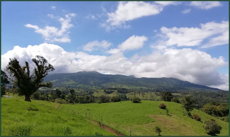 Poás_fromLodgeEntrance